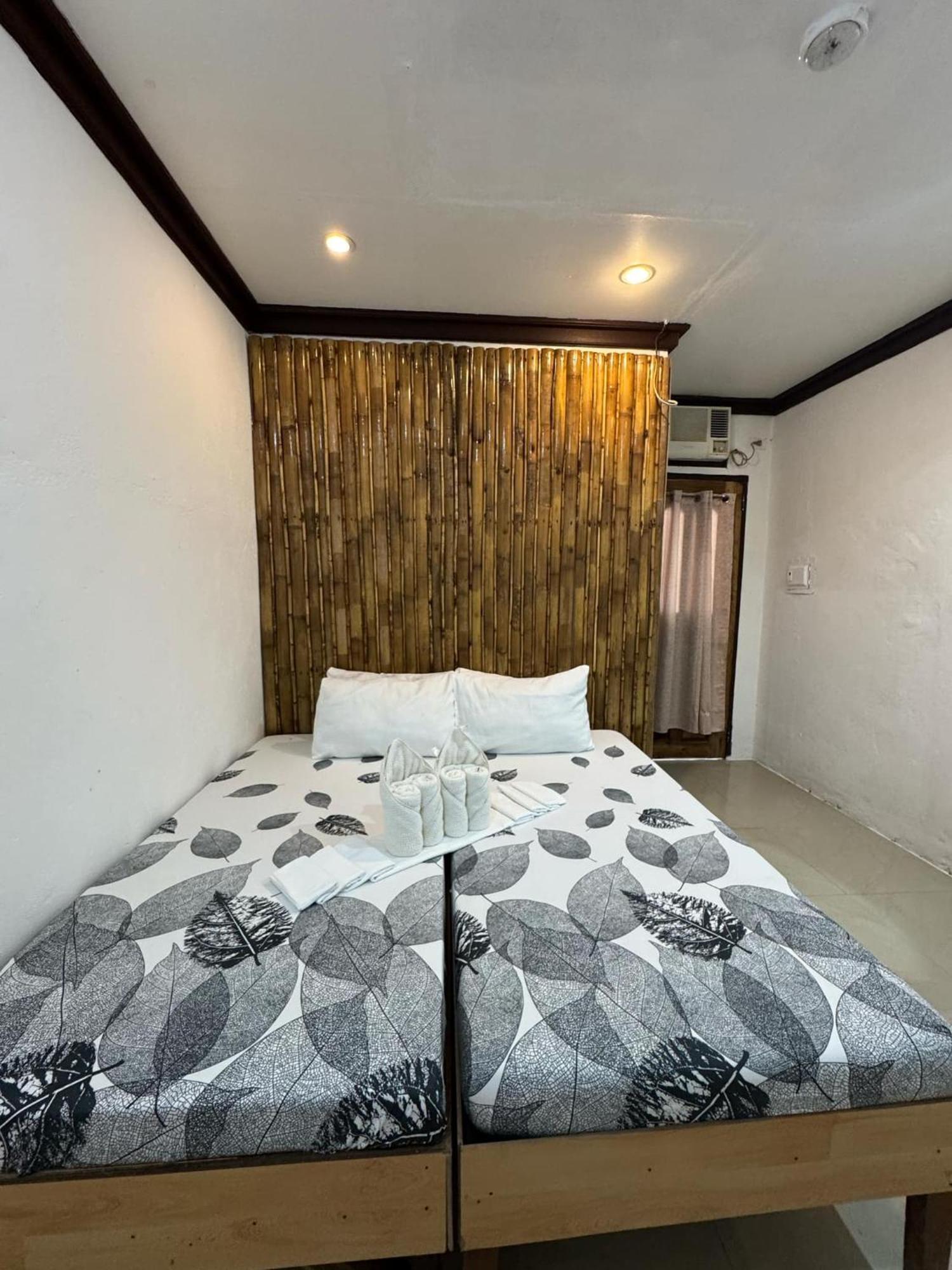 Aquaholik Traveler'S Lodge เอลนิโด ภายนอก รูปภาพ