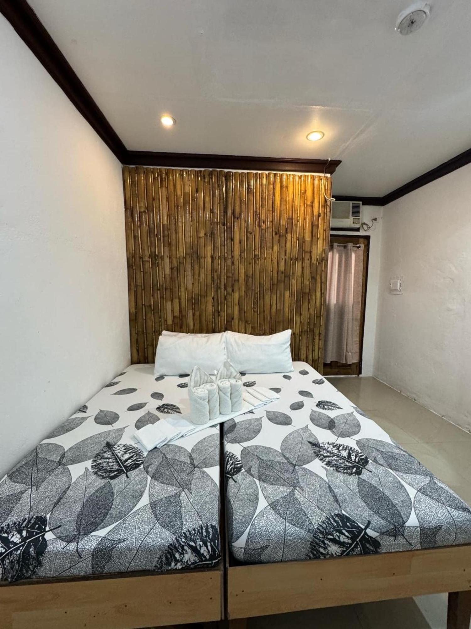 Aquaholik Traveler'S Lodge เอลนิโด ภายนอก รูปภาพ
