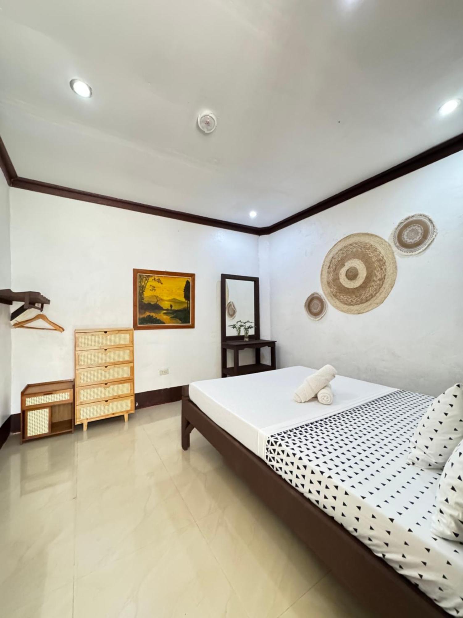 Aquaholik Traveler'S Lodge เอลนิโด ภายนอก รูปภาพ