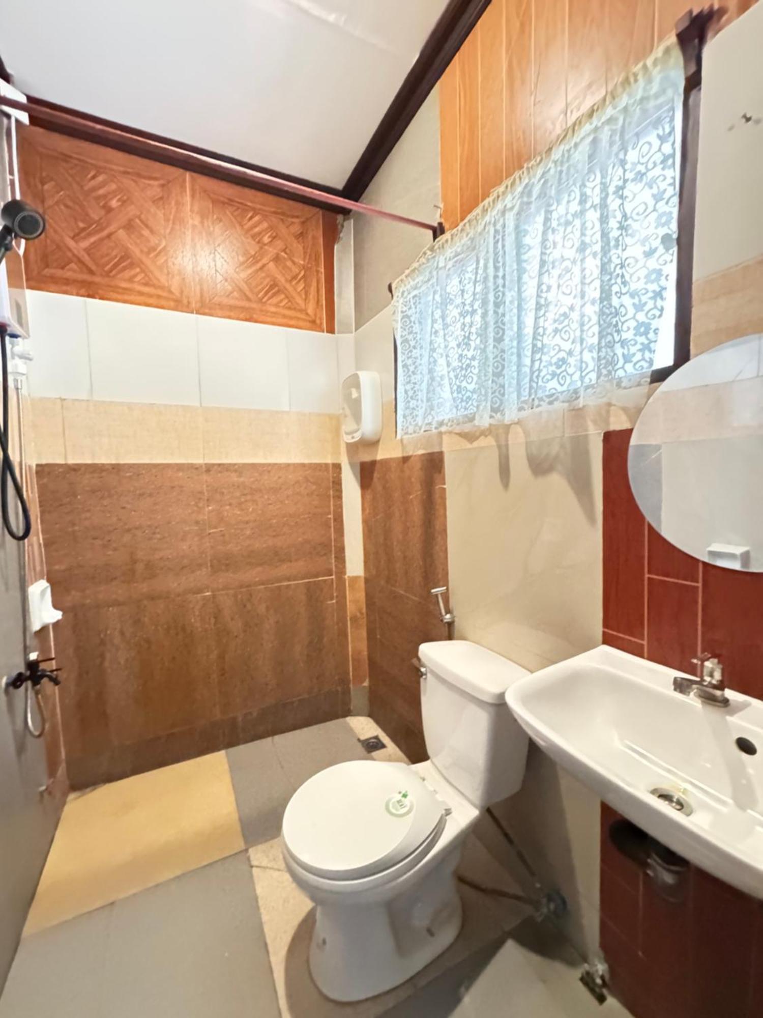 Aquaholik Traveler'S Lodge เอลนิโด ภายนอก รูปภาพ